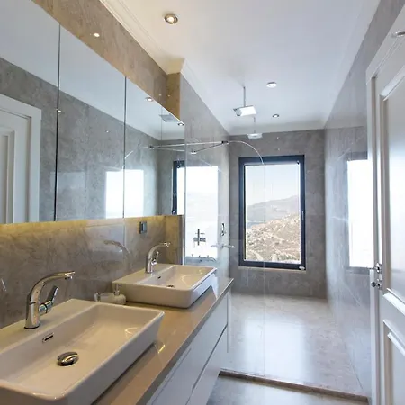 Sleeps 10 Pool Air Con Wifi