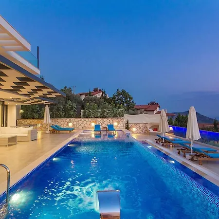 Sleeps 10 Pool Air Con Wifi