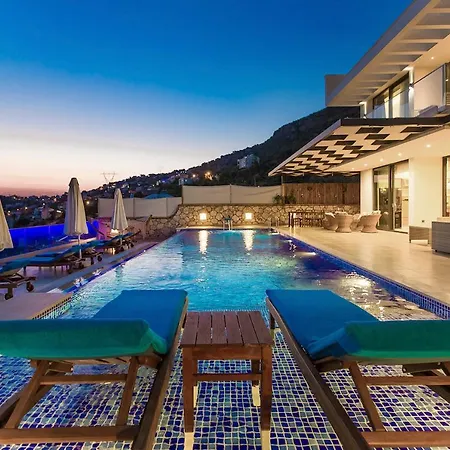 Villa Sleeps 10 Pool Air Con Wifi *
